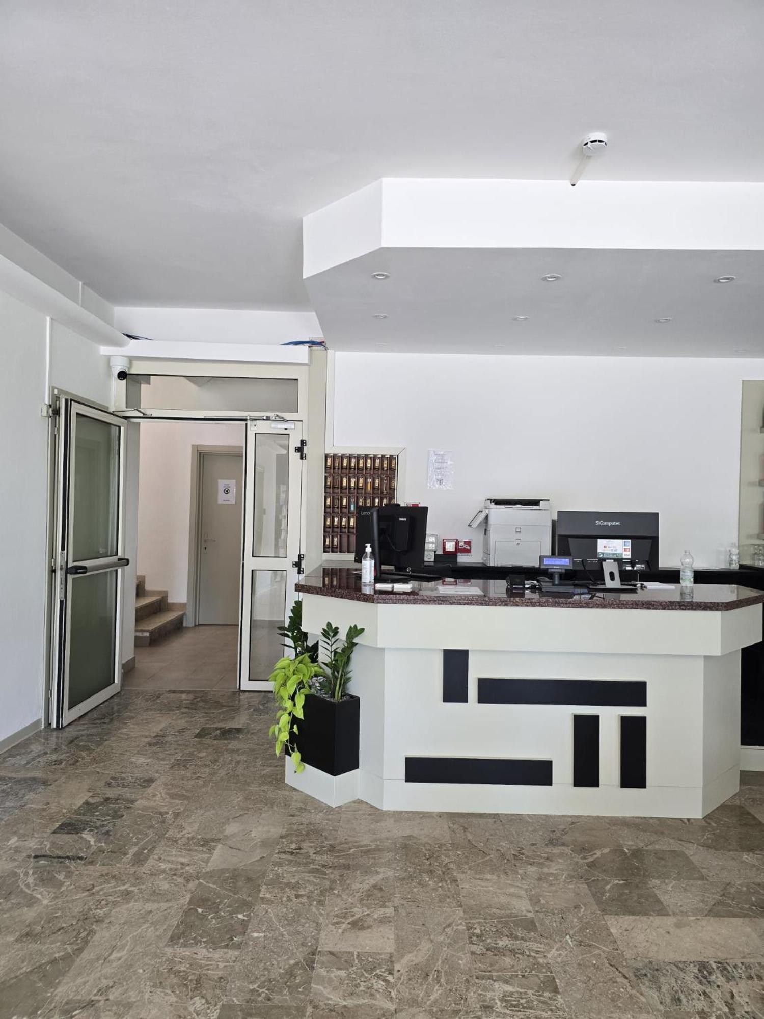 Hotel Helios Beach Мілано-Маріттіма Екстер'єр фото